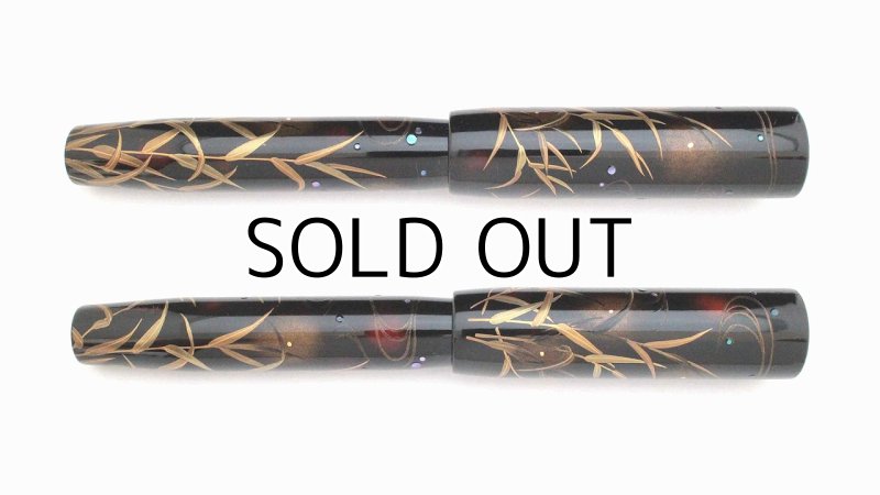 Photo3: AGJ Original Maki-e Fountain pen #55 "Firefly on Reed" Sailor 21K nib Sparkling Togidashi Taka Maki-e Kyoto Japan Wa (3)