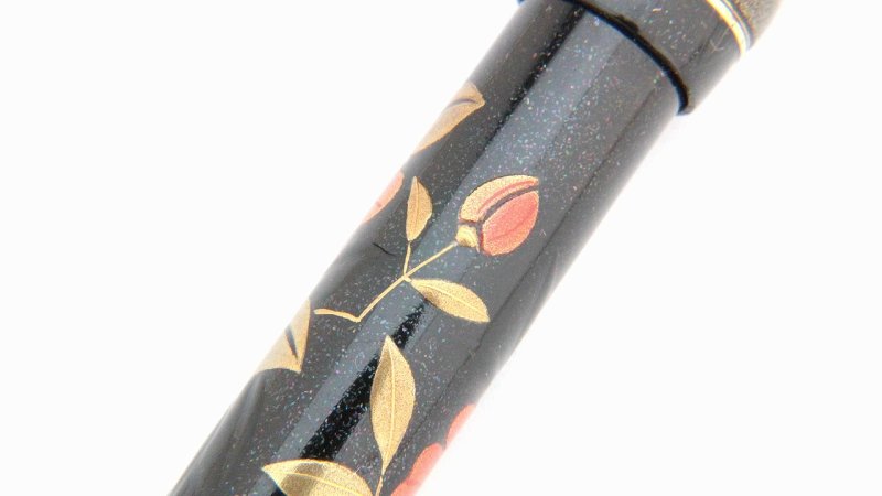 Photo10: AGJ Original Maki-e Fountain pen #56 "Camellia" Sparkling Togidashi Taka Maki-e Kyoto Japan Wa (10)