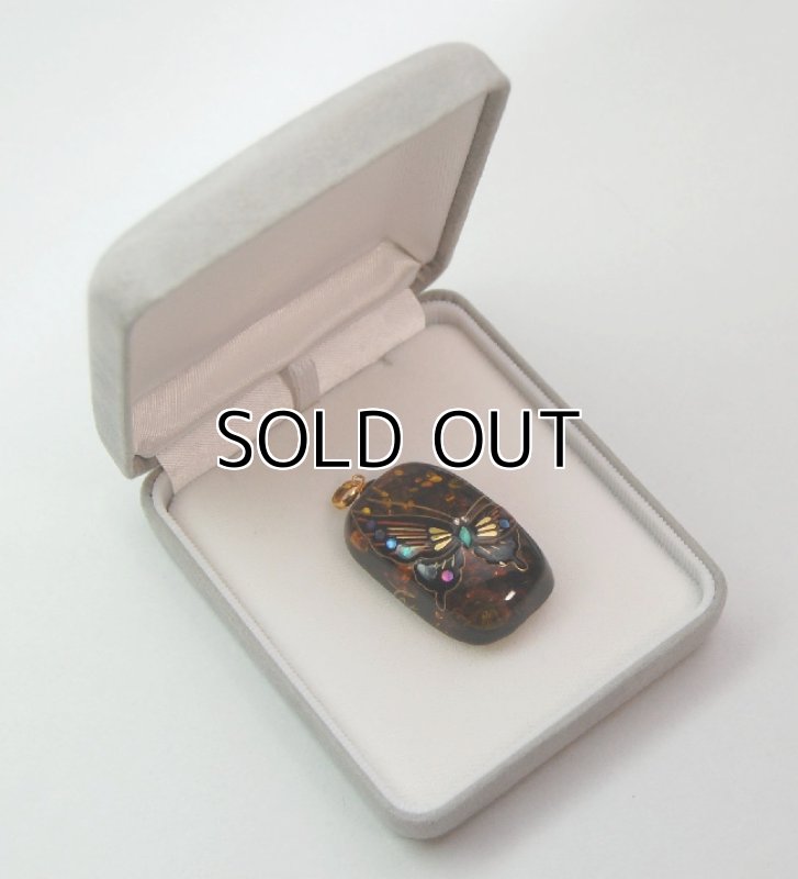 Photo2: Pendant “Butterfly” Maki-e Jewelry Amber Japanese (2)