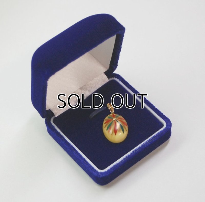 Photo2: Pendant "Chrysanthemum Crest" Maki-e Jewelry Amber Japanese (2)