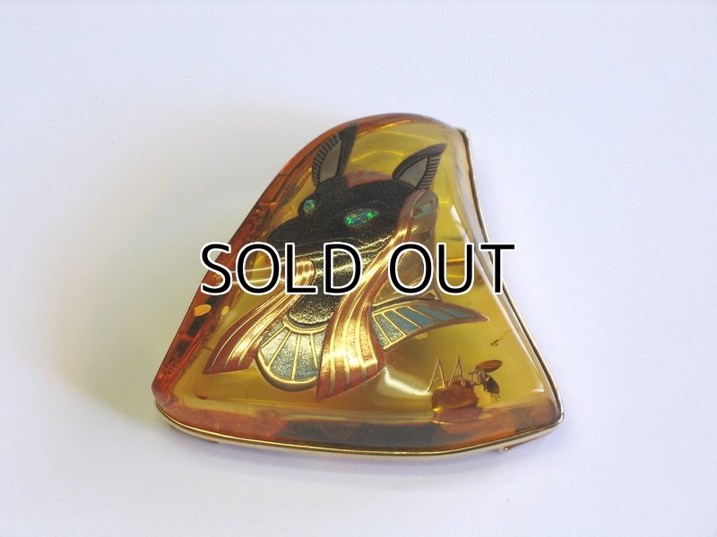 Photo1: Brooch "Anubis" Maki-e(Makie) Japanese Jewelry Amber #H5 (1)