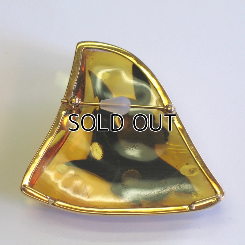 Photo2: Brooch "Anubis" Maki-e(Makie) Japanese Jewelry Amber #H5 (2)