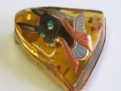 Photo2: Brooch "Anubis" Maki-e(Makie) Japanese Jewelry Amber #H5