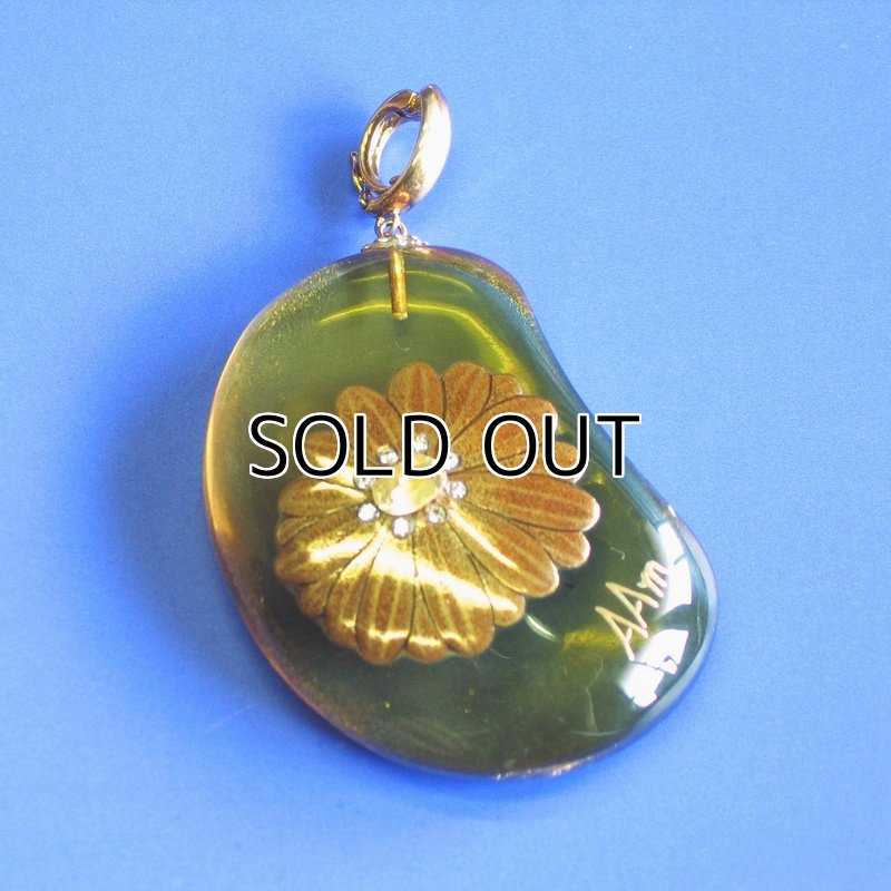 Photo1: Pendant "Marguerite" Maki-e(Makie) Japanese Jewelry Amber #H23 (1)