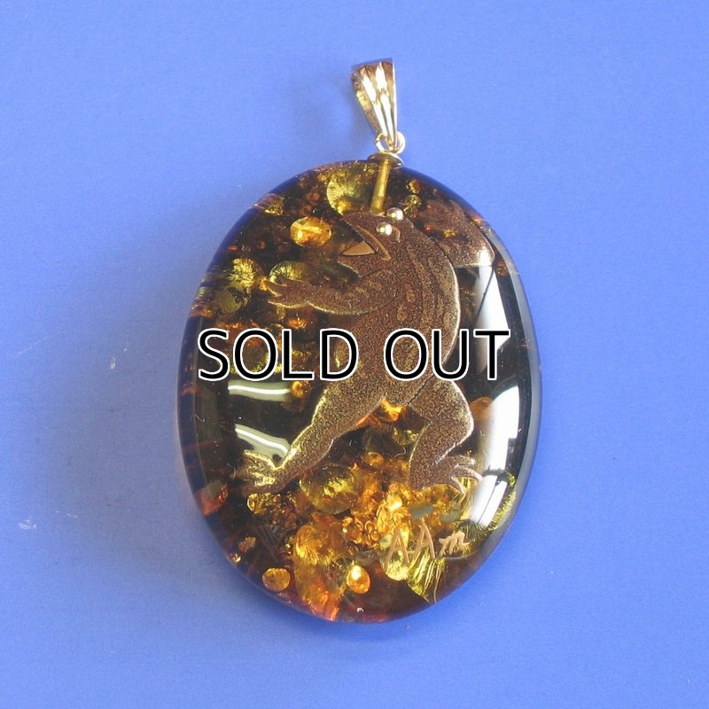 Photo1: Pendant "Frog" Maki-e(Makie) Japanese Jewelry Amber #H38 (1)