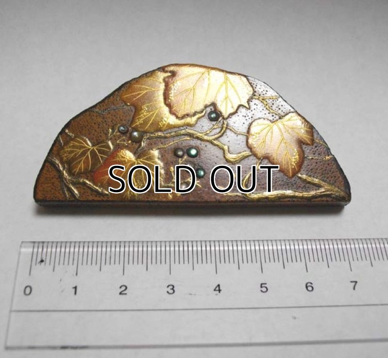 Photo2: Pendant Brooch "Autumn tints of Ivy" Maki-e Jewelry Japanese (2)