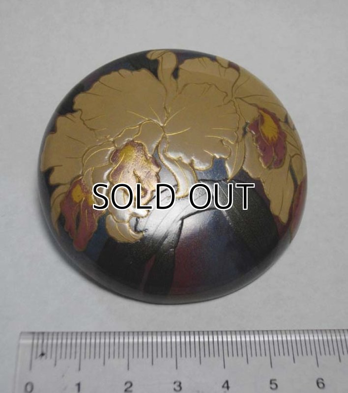 Photo2: Pendant Brooch "Cattleya" Maki-e Jewelry Japanese (2)