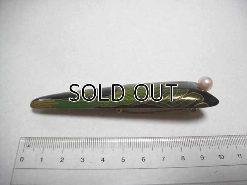 Photo2: Brooch "The dew of the Basho(Japanese fiber banana)" Maki-e Jewelry Japanese (2)