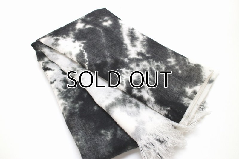 Photo2: Stole "Fog" dyed in black Japanese traditional Black dyeing Handmade, Enshu, Japan (2)