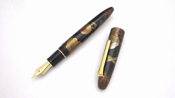 AGJ Maki-e Fountain Pen Takara Zukushi1