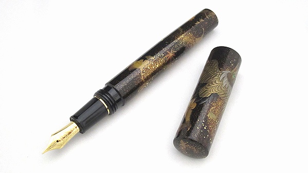 AGJ Maki-e Fountain Pen Karasu Tengu01