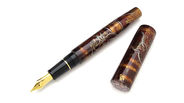 AGJ Maki-e Fountain Pen Deer in the fall flowers01