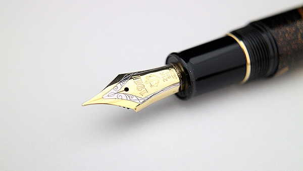 AGJ Maki-e Fountain Pen Bodhisattva05