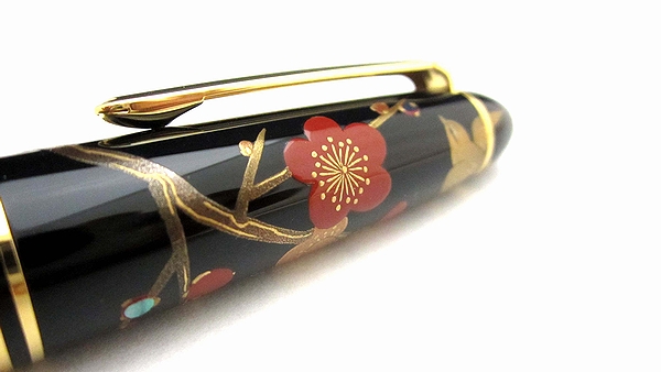 AGJ Maki-e Fountain Pen Apricot tree and Warbler07